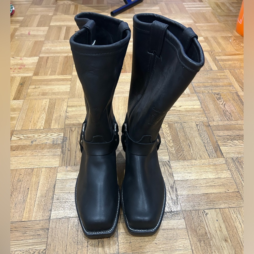 BN Chippewa boots size 9.5